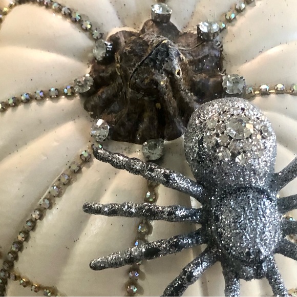 New! Halloween Bling Silver & Gold Rhinestone Spider Pumpkin - Picture 3 of 8